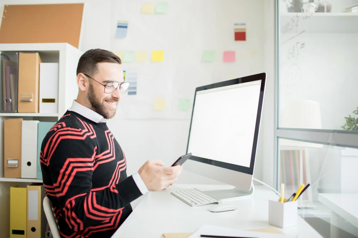 Le Marketing par SMS : La Révolution Silencieuse qui Propulse les Entreprises en 2024
